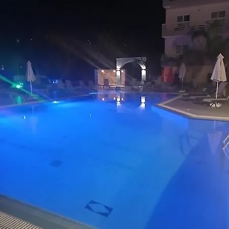 Millenioum פליראקי